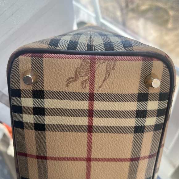 Burberry purse - Picture 4 of 7